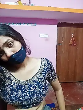 Cute-Simmi online show from January 10, 4:30 pm