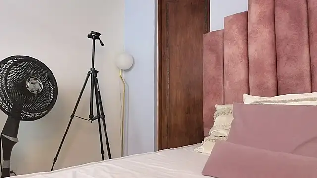 lou rosse  online show from January 31, 9:16 pm