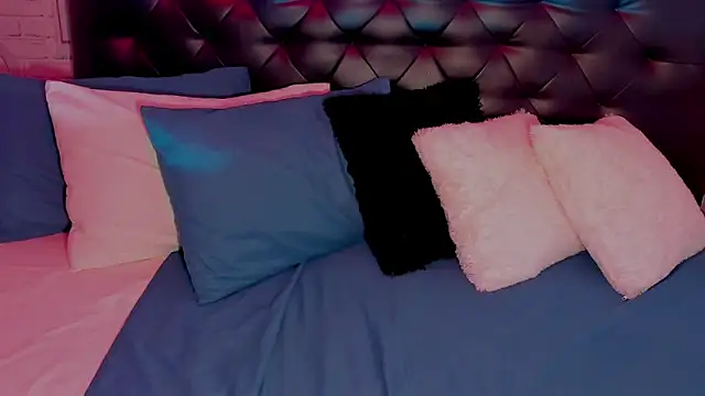 Snapshot of _Chartlotte chatting on March 13, 9:05 pm Chartlotte online show from March 13, 9:05 pm