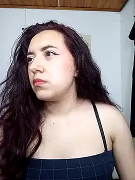 Snapshot of Emi_chik chatting on December 27, 10:55 am Emi chik online show from December 27, 10:55 am