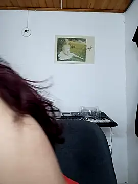 Snapshot of Emi_chik chatting on January 3, 10:52 am Emi chik online show from January 3, 10:52 am