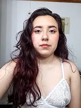 Snapshot of Emi_chik chatting on March 8, 4:45 am Emi chik online show from March 8, 4:45 am