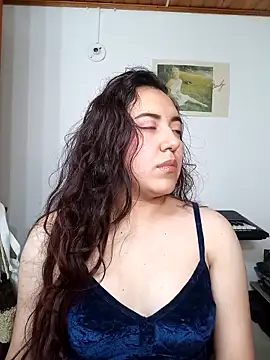 Snapshot of Emi_chik chatting on September 10, 11:43 am Emi chik online show from September 10, 11:43 am