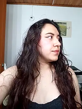 Snapshot of Emi_chik chatting on September 11, 11:21 am Emi chik online show from September 11, 11:21 am