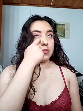 Snapshot of Emi_chik chatting on September 18, 9:28 pm Emi chik online show from September 18, 9:28 pm