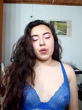 Snapshot of Emi_chik chatting on September 21, 10:50 am Emi chik online show from September 21, 10:50 am