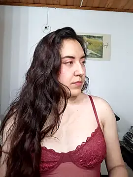 Snapshot of Emi_chik chatting on October 10, 11:20 am Emi chik online show from October 10, 11:20 am