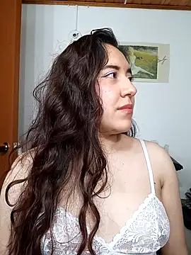 Snapshot of Emi_chik chatting on October 12, 10:58 am Emi chik online show from October 12, 10:58 am