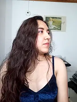 Snapshot of Emi_chik chatting on October 15, 10:48 am Emi chik online show from October 15, 10:48 am