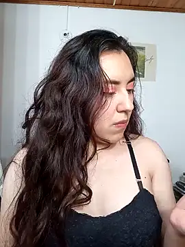 Snapshot of Emi_chik chatting on October 16, 10:38 am Emi chik online show from October 16, 10:38 am