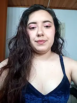 Snapshot of Emi_chik chatting on October 29, 11:34 am Emi chik online show from October 29, 11:34 am