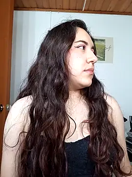 Snapshot of Emi_chik chatting on October 30, 11:33 am Emi chik online show from October 30, 11:33 am