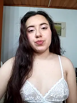 Snapshot of Emi_chik chatting on November 2, 11:23 am Emi chik online show from November 2, 11:23 am