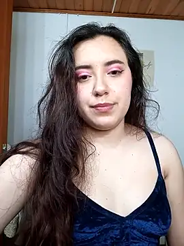 Snapshot of Emi_chik chatting on November 5, 12:05 pm Emi chik online show from November 5, 12:05 pm