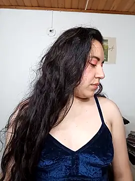 Snapshot of Emi_chik chatting on November 14, 4:28 pm Emi chik online show from November 14, 4:28 pm