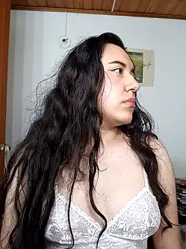 Snapshot of Emi_chik chatting on November 16, 10:10 am Emi chik online show from November 16, 10:10 am