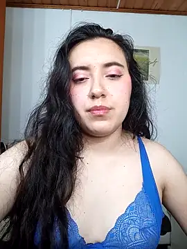 Snapshot of Emi_chik chatting on November 22, 10:47 am Emi chik online show from November 22, 10:47 am