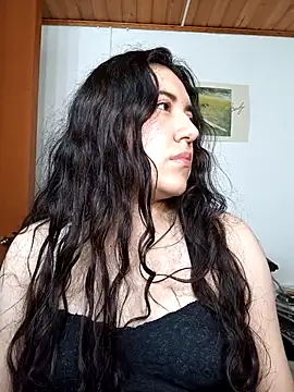 Snapshot of Emi_chik chatting on November 25, 10:48 am Emi chik online show from November 25, 10:48 am