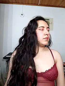 Snapshot of Emi_chik chatting on December 5, 10:46 am Emi chik online show from December 5, 10:46 am