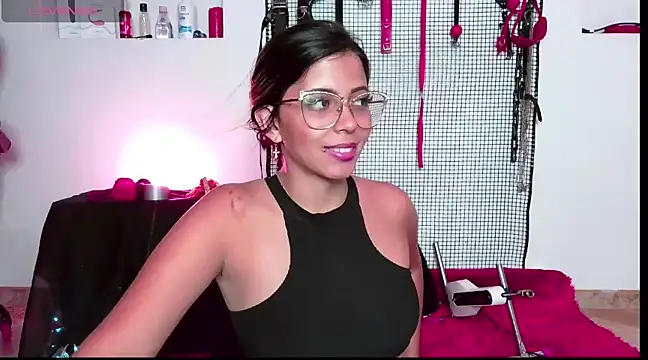 Snapshot of Megaan_Greey chatting on January 9, 8:33 pm Megaan Greey online show from January 9, 8:33 pm