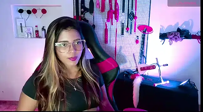 Snapshot of Megaan_Greey chatting on January 28, 12:22 pm Megaan Greey online show from January 28, 12:22 pm