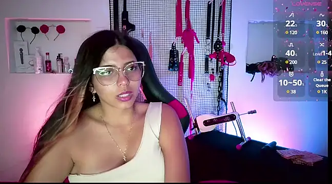 Snapshot of Megaan_Greey chatting on February 1, 8:26 pm Megaan Greey online show from February 1, 8:26 pm