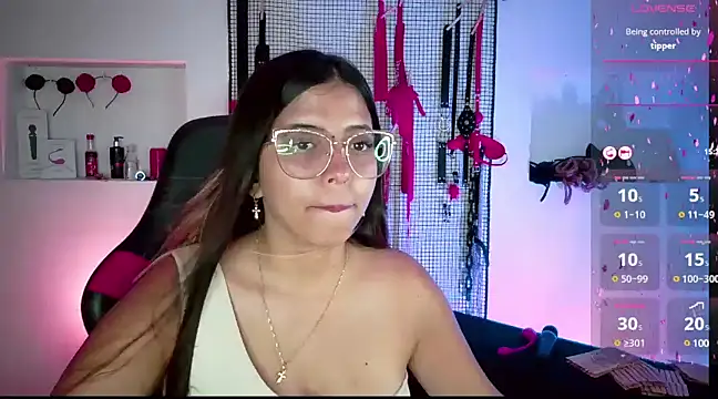 Snapshot of Megaan_Greey chatting on February 1, 11:27 pm Megaan Greey online show from February 1, 11:27 pm