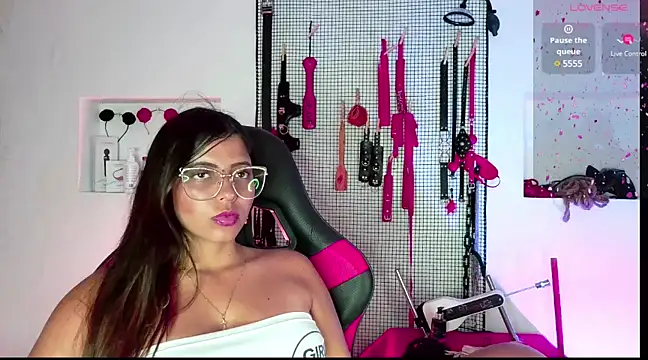 Snapshot of Megaan_Greey chatting on February 7, 9:15 pm Megaan Greey online show from February 7, 9:15 pm