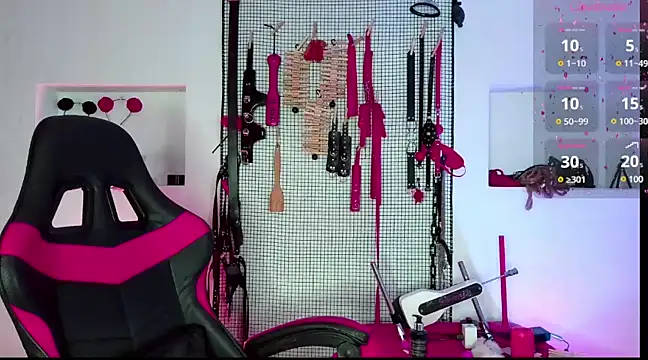 Snapshot of Megaan_Greey chatting on February 9, 10:43 pm Megaan Greey online show from February 9, 10:43 pm