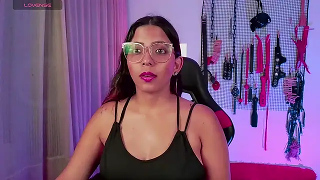 Snapshot of Megaan_Greey chatting on October 4, 9:13 pm Megaan Greey online show from October 4, 9:13 pm