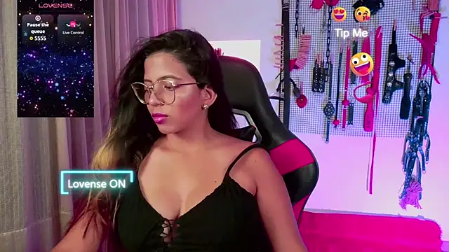 Snapshot of Megaan_Greey chatting on October 14, 1:12 pm Megaan Greey online show from October 14, 1:12 pm