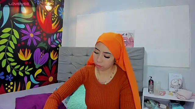 Sweet hot mia online show from January 24, 7:49 pm