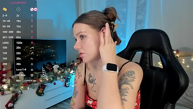 Snapshot of Marta_May_ chatting on December 15, 7:42 pm Marta May online show from December 15, 7:42 pm