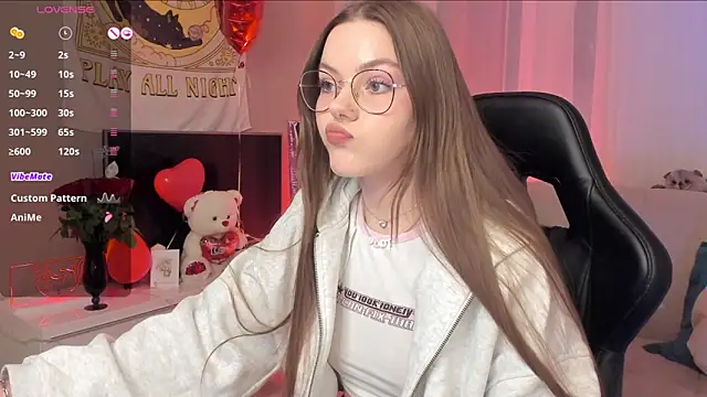 Snapshot of Marta_May_ chatting on February 15, 7:06 pm Marta May online show from February 15, 7:06 pm