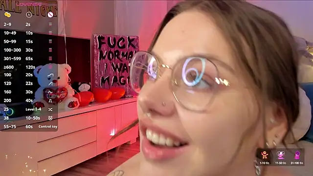 Snapshot of Marta_May_ chatting on March 4, 6:39 pm Marta May online show from March 4, 6:39 pm