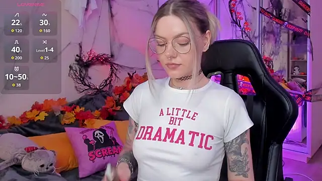 Snapshot of Marta_May_ chatting on November 2, 4:09 pm Marta May online show from November 2, 4:09 pm