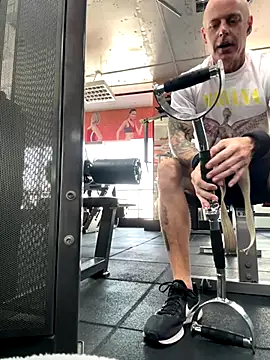 luv2masterb8247 online show from December 2, 2:09 am