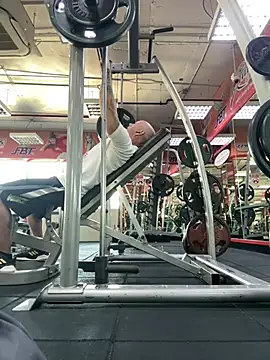 luv2masterb8247 online show from December 21, 2:09 am