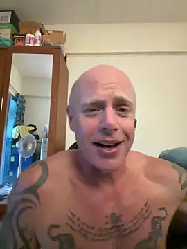 luv2masterb8247 online show from January 6, 6:25 am