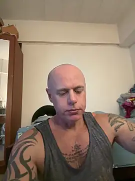 luv2masterb8247 online show from January 16, 4:07 am