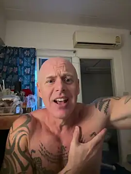 luv2masterb8247 online show from January 29, 5:19 am