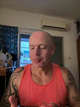 luv2masterb8247 online show from February 3, 4:25 am