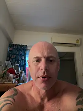 luv2masterb8247 online show from February 24, 7:33 am