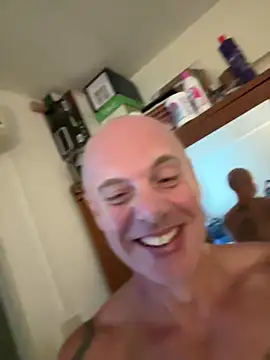 luv2masterb8247 online show from February 26, 6:47 am