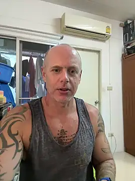 luv2masterb8247 online show from March 5, 5:07 am