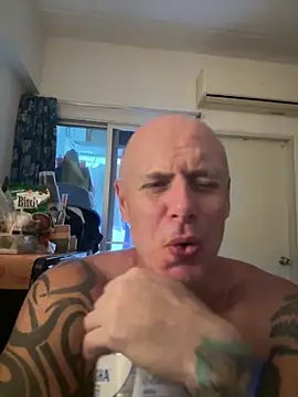 luv2masterb8247 online show from March 11, 5:16 am