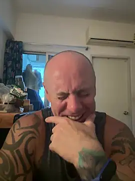 luv2masterb8247 online show from March 12, 5:13 am