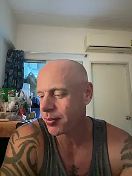 luv2masterb8247 online show from March 13, 5:11 am