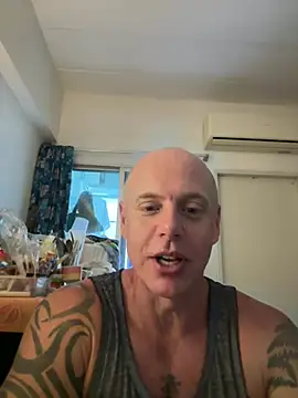 luv2masterb8247 online show from March 17, 5:12 am