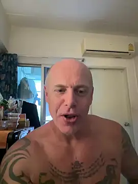 luv2masterb8247 online show from March 21, 5:11 am